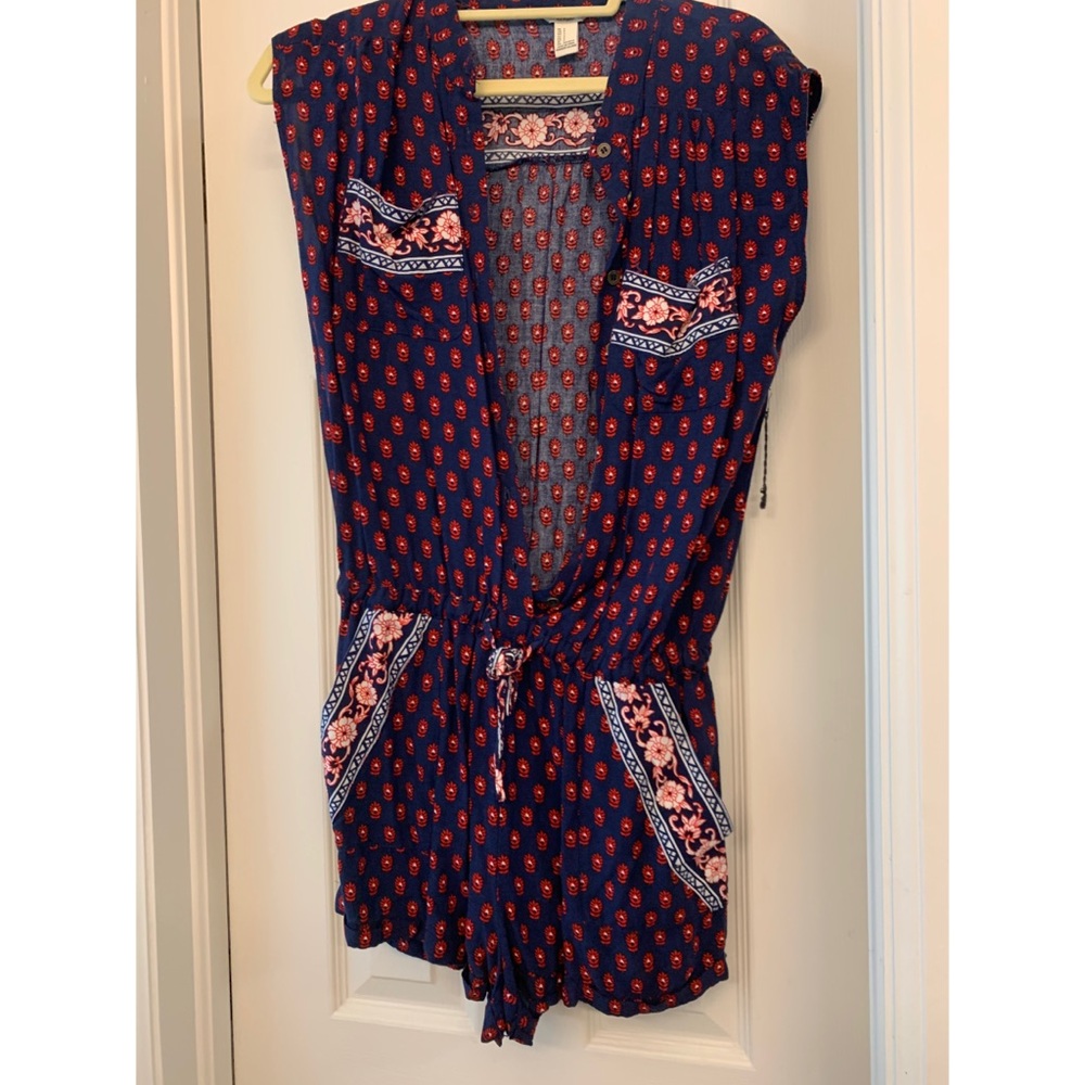 Blue patterned romper